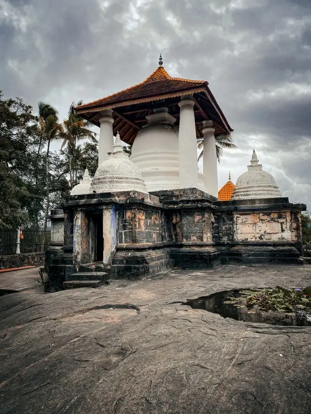 Gadaladeniya & Lankathilaka Temple Kandy