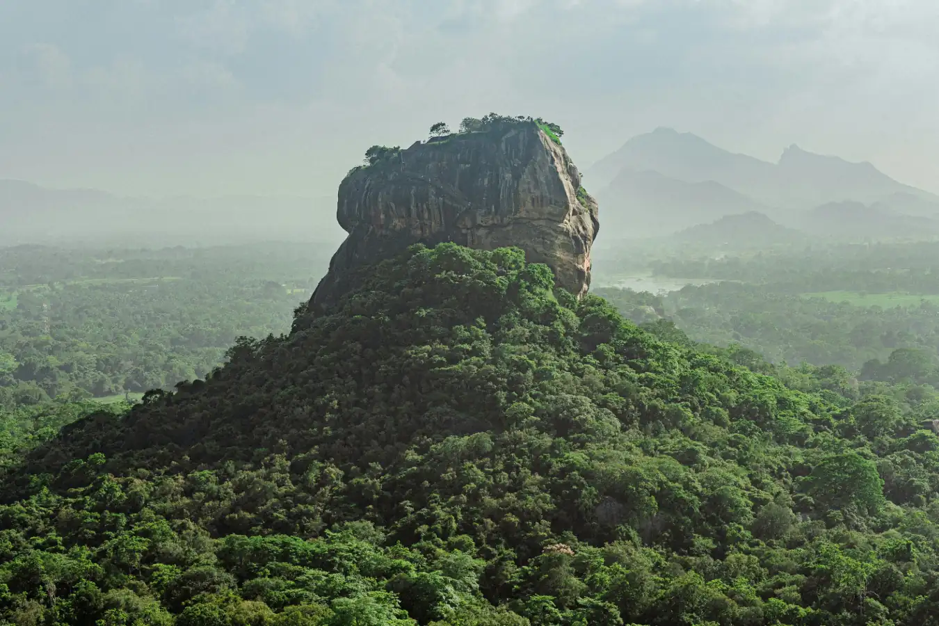 Anuradhapura Cultural Sites / Polonnaruwa / Sigiriya
