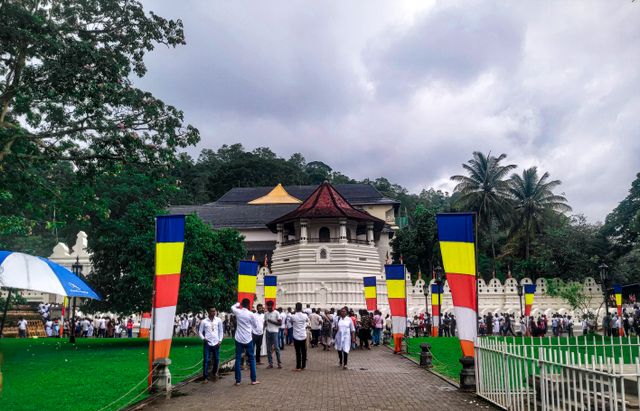 Golden Rock Temple / Temple of the Tooth / Kandy